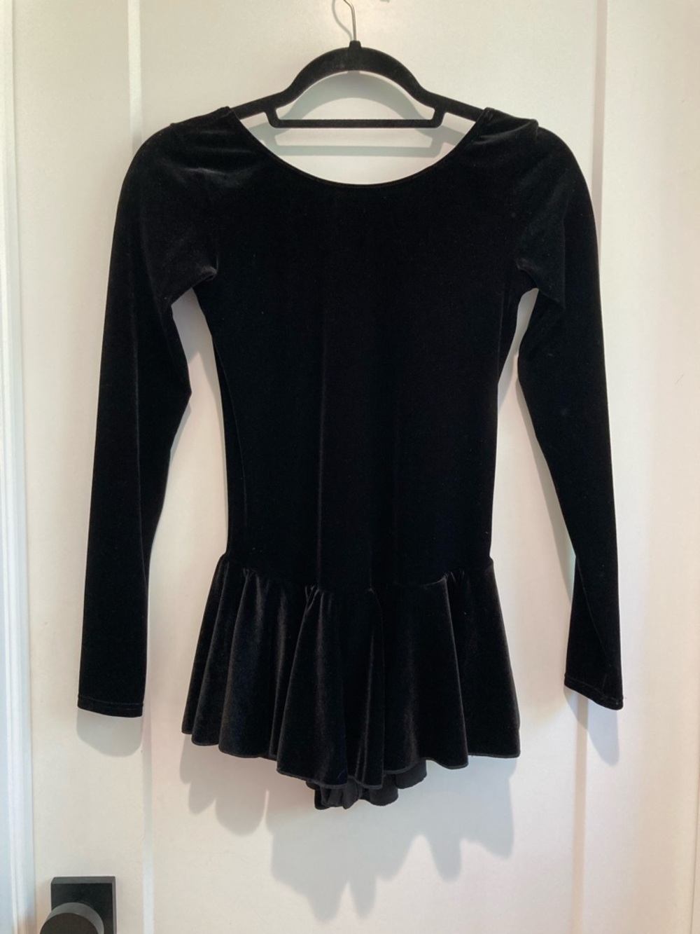 ⛸️🖤 Adult small Mondor black velvet long sleeve figure skating dress